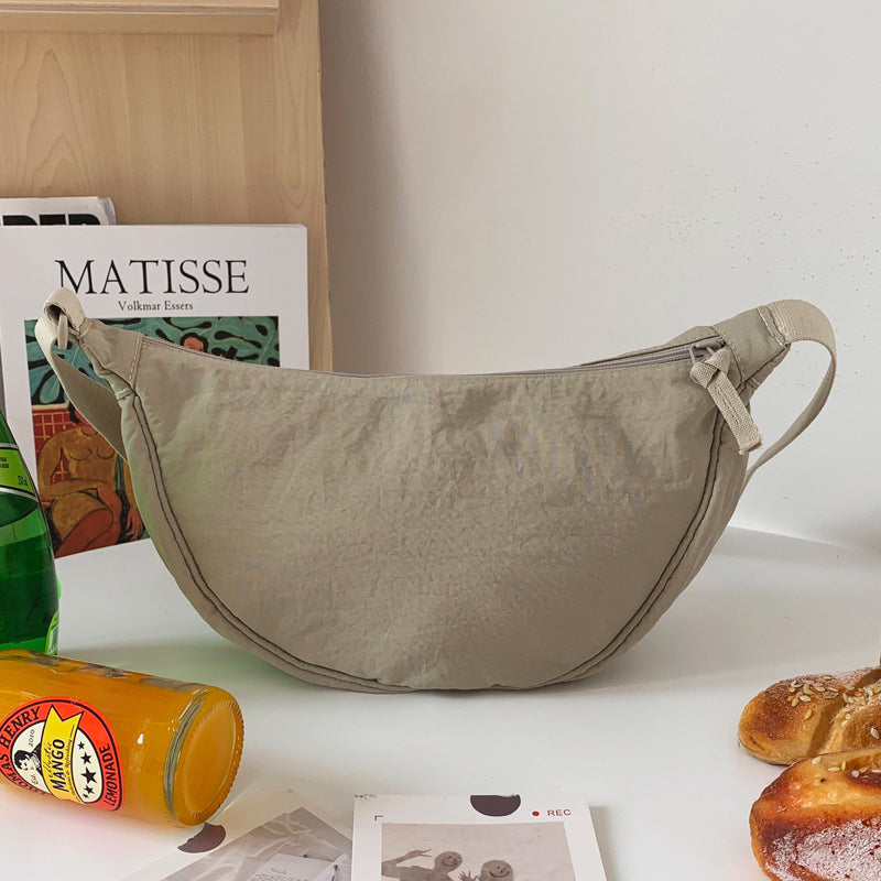 Kaitlyn - Halbmond Crossbody Tasche