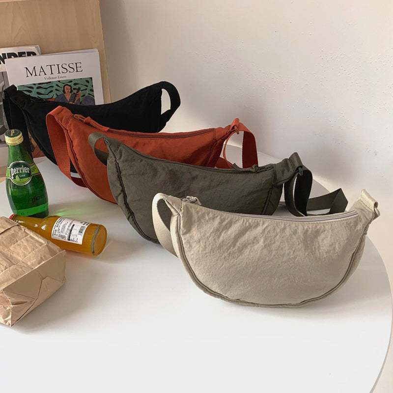 Kaitlyn - Halbmond Crossbody Tasche