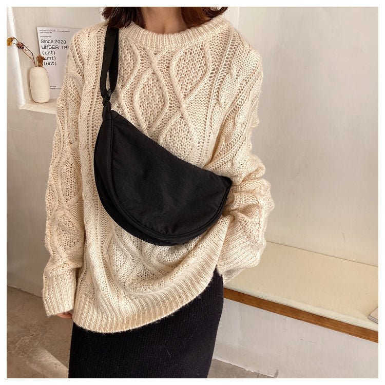 Kaitlyn - Halbmond Crossbody Tasche