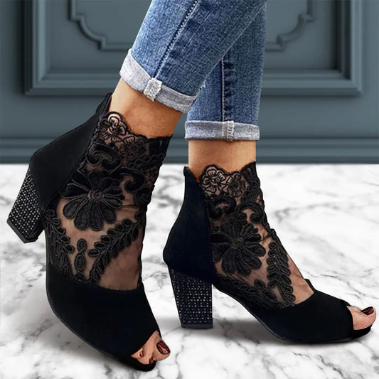 Alma's - Spitzen-Luxe Schwarze Absätze